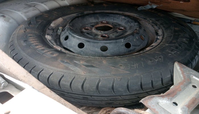 2012 Maruti Alto LXI, Petrol, Manual, 63,991 km, tyre