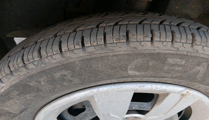 2016 Renault Kwid RXT 1.0, Petrol, Manual, 60,720 km, tyre