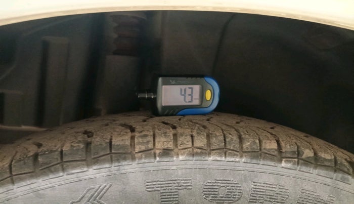 2015 Maruti Swift VXI, Petrol, Manual, 55,190 km, tyre