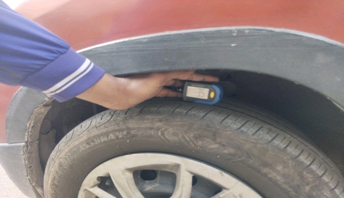 2017 Mahindra Kuv100 K4 D 6 STR, Diesel, Manual, 1,51,309 km, tyre