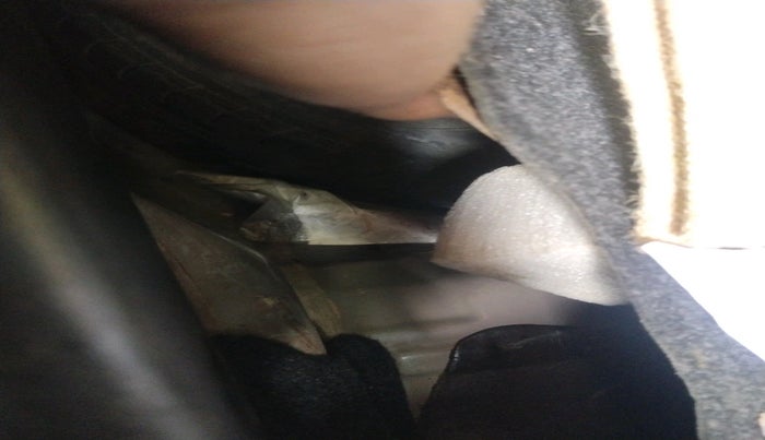 2017 Mahindra Kuv100 K4 D 6 STR, Diesel, Manual, 1,51,309 km, tyre