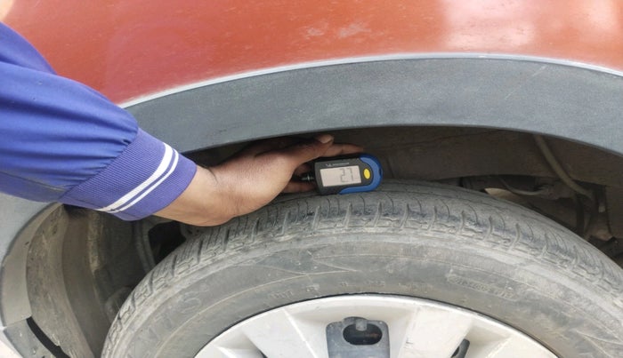 2017 Mahindra Kuv100 K4 D 6 STR, Diesel, Manual, 1,51,309 km, tyre