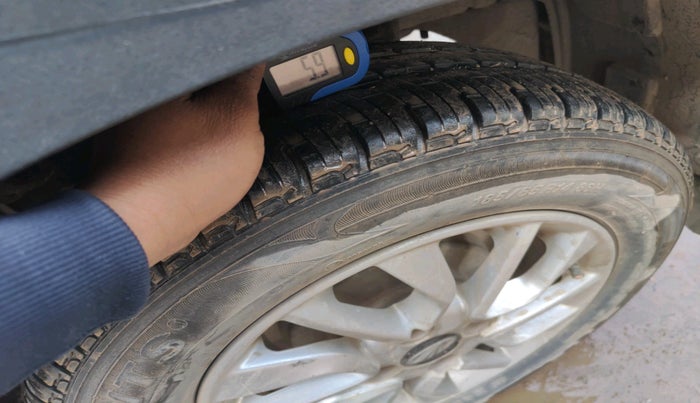 2016 Mahindra Kuv100 K8 D 6 STR, Diesel, Manual, 54,372 km, tyre