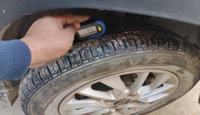 2016 Mahindra Kuv100 K8 D 6 STR, Diesel, Manual, 54,372 km, tyre