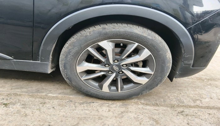 2021 Mahindra XUV300 W8 (O) 1.2 PETROL, Petrol, Manual, 98,306 km, tyre