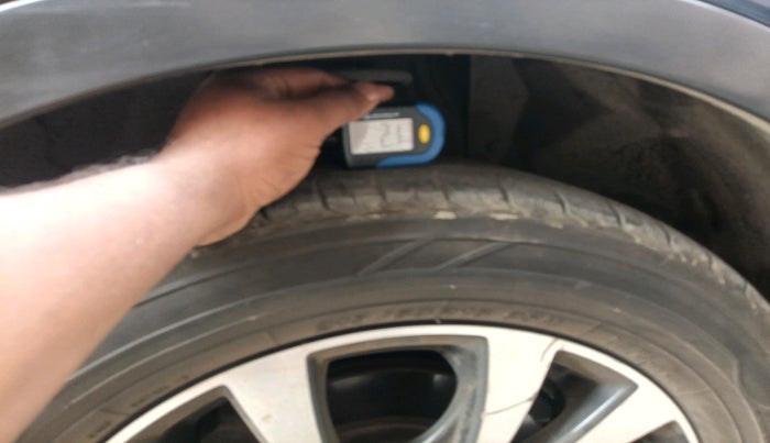 2017 Maruti S Cross ZETA 1.3, Diesel, Manual, 1,11,693 km, tyre