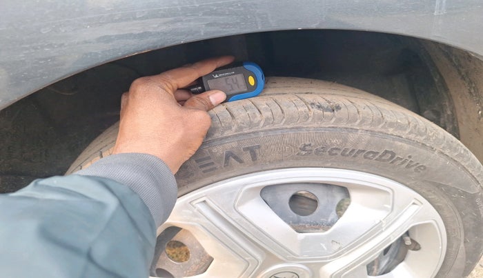 2020 Tata ALTROZ XM PLUS PETROL, Petrol, Manual, 47,412 km, tyre