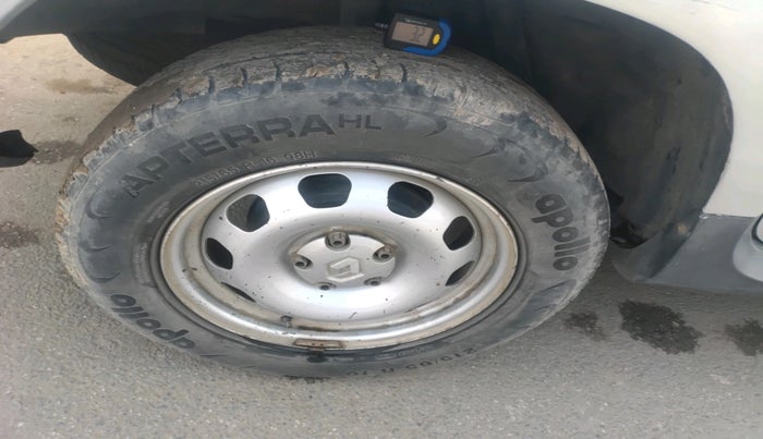 2015 Renault Duster 85 PS RXE DIESEL, Diesel, Manual, 73,350 km, tyre