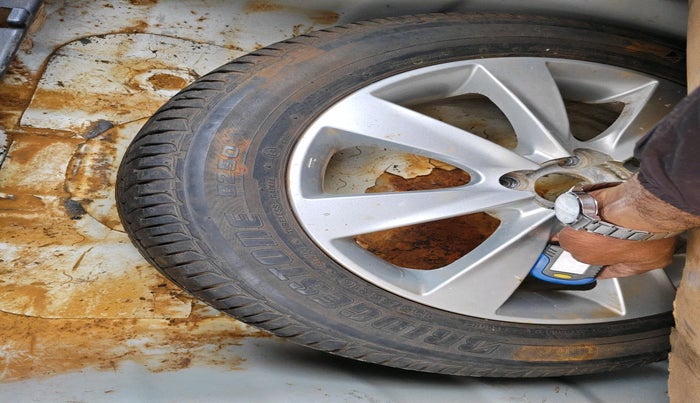 2012 Hyundai Verna FLUIDIC 1.6 VTVT SX, Petrol, Manual, 36,467 km, tyre