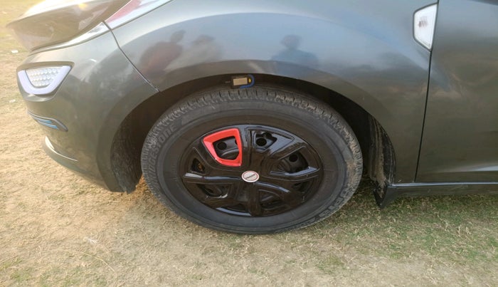 2020 Tata ALTROZ XM PETROL, Petrol, Manual, 18,027 km, tyre
