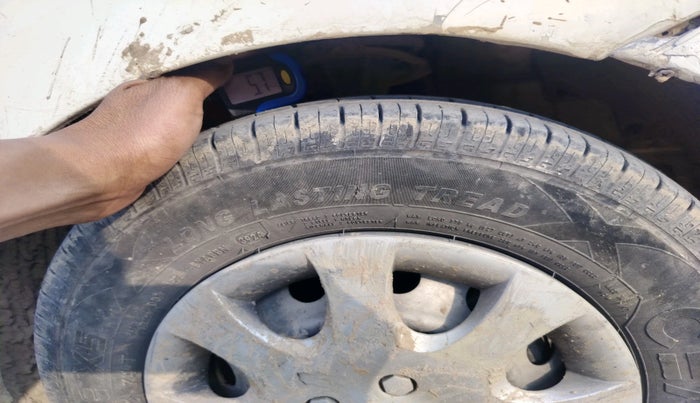 2012 Hyundai Eon ERA + LPG, Petrol, Manual, 1,13,194 km, tyre