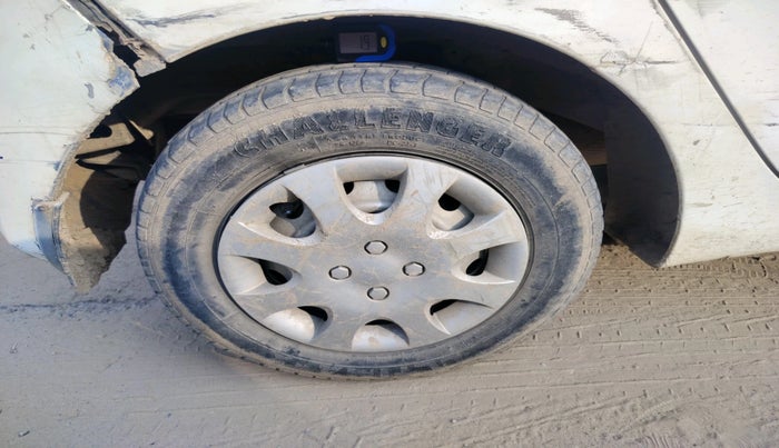 2012 Hyundai Eon ERA + LPG, Petrol, Manual, 1,13,194 km, tyre