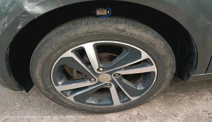 2022 Tata ALTROZ XZ PLUS PETROL, Petrol, Manual, 26,129 km, tyre