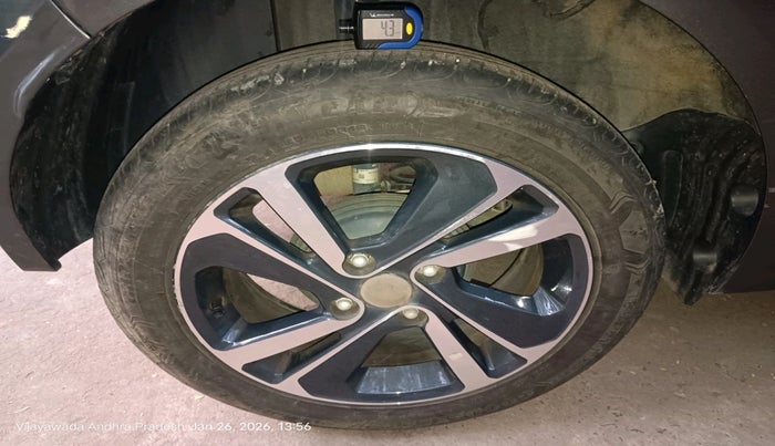 2022 Tata ALTROZ XZ PLUS PETROL, Petrol, Manual, 26,129 km, tyre