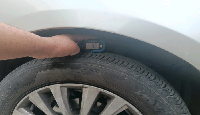 2015 Maruti Ciaz ZXI AT, Petrol, Automatic, 45,754 km, tyre