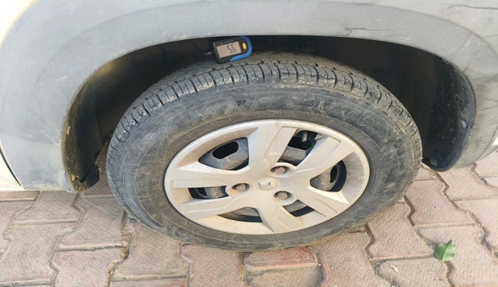 2016 Renault Kwid RXL, Petrol, Manual, 65,182 km, tyre