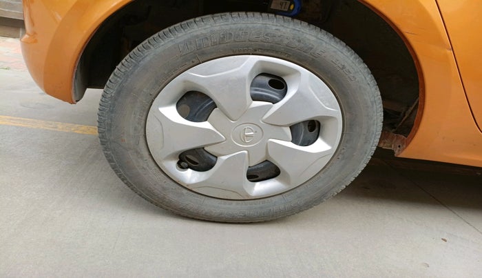 2017 Tata Tiago XT PETROL, Petrol, Manual, 34,833 km, tyre