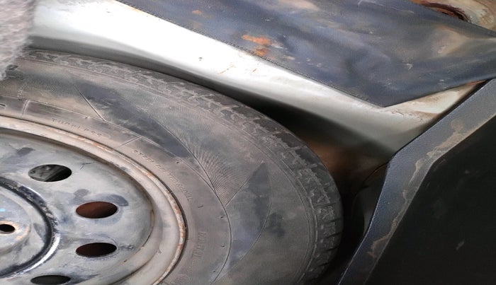 2016 Maruti Swift VDI, Diesel, Manual, 2,11,146 km, tyre