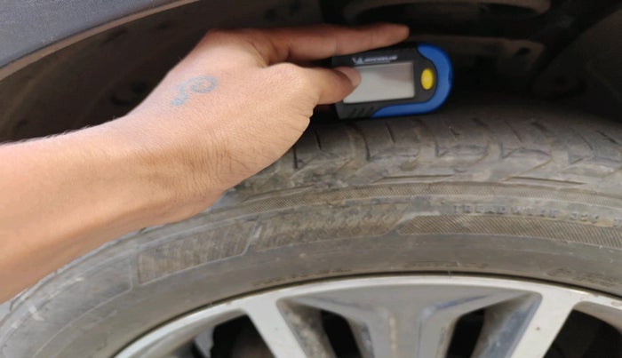 2016 Hyundai Tucson 2WD AT GL PETROL , Petrol, Automatic, 1,39,670 km, tyre