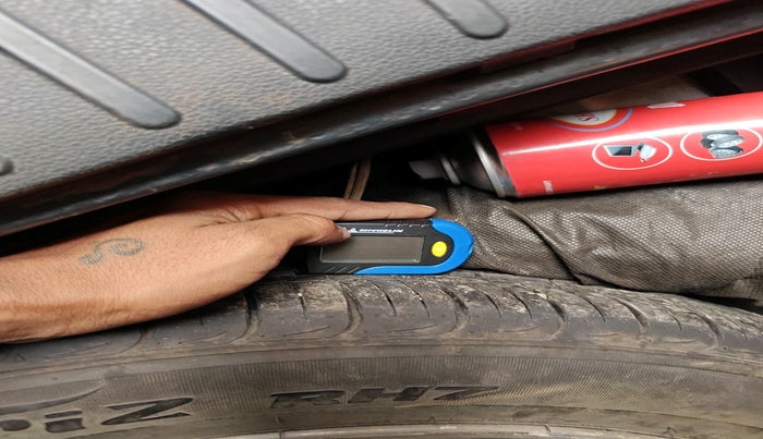 2016 Hyundai Tucson 2WD AT GL PETROL , Petrol, Automatic, 1,39,670 km, tyre