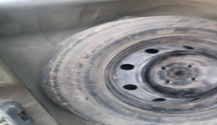 2011 Mahindra Verito 1.5 D4 BS III, Diesel, Manual, 97,677 km, tyre