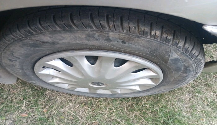 2011 Mahindra Verito 1.5 D4 BS III, Diesel, Manual, 97,677 km, tyre