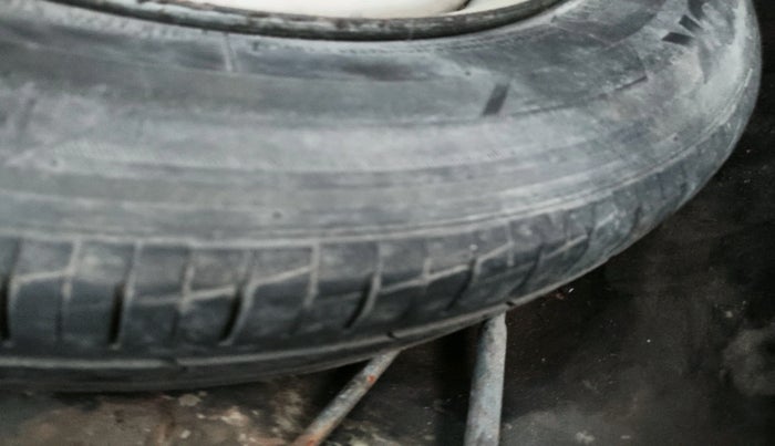 2015 Maruti Swift Dzire TOUR DIESEL, Diesel, Manual, 1,81,798 km, tyre