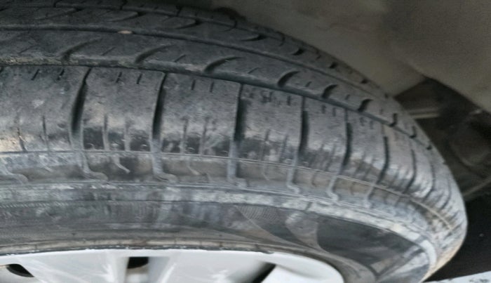 2015 Maruti Swift Dzire TOUR DIESEL, Diesel, Manual, 1,81,798 km, tyre