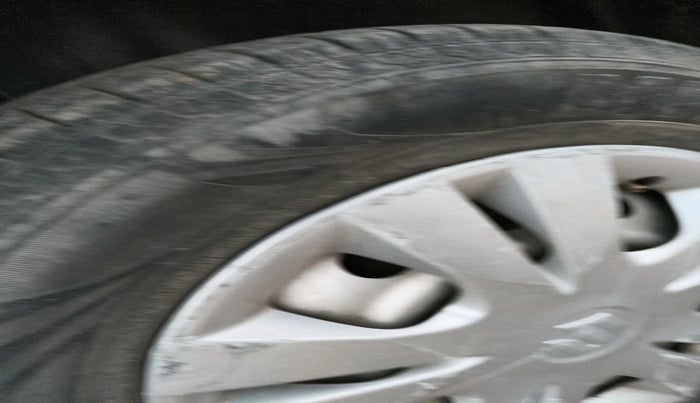 2015 Maruti Swift Dzire TOUR DIESEL, Diesel, Manual, 1,81,798 km, tyre