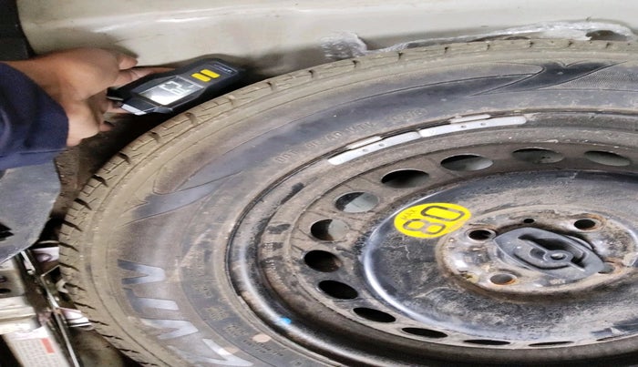 2016 Maruti Baleno ZETA PETROL 1.2, Petrol, Manual, 1,43,839 km, tyre