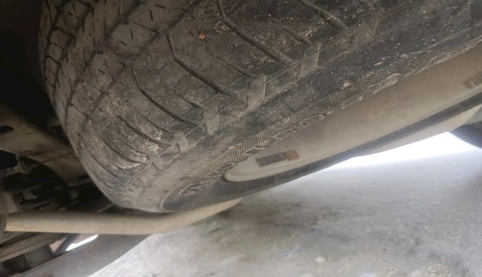 2013 Mahindra XUV500 W8, Diesel, Manual, 1,21,051 km, tyre