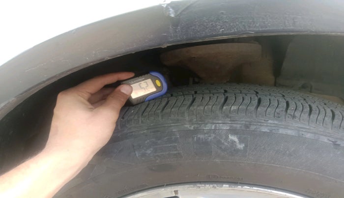 2013 Mahindra XUV500 W8, Diesel, Manual, 1,21,051 km, tyre