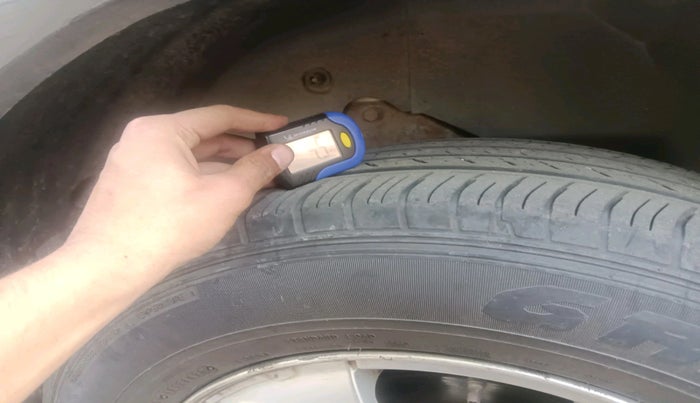 2013 Mahindra XUV500 W8, Diesel, Manual, 1,21,051 km, tyre