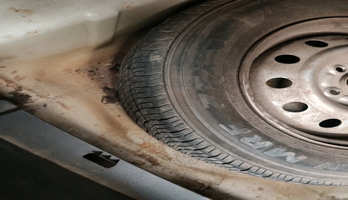 2011 Maruti Swift Dzire LXI, Petrol, Manual, 79,349 km, tyre