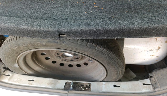 2016 Maruti Wagon R 1.0 VXI, Petrol, Manual, 1,60,009 km, tyre