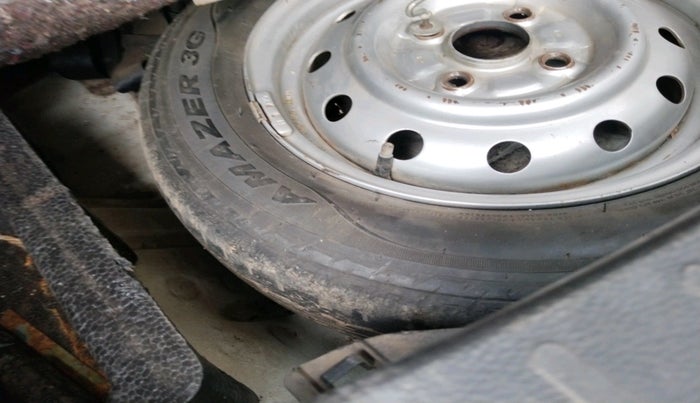 2014 Maruti Wagon R 1.0 VXI, Petrol, Manual, 77,720 km, tyre