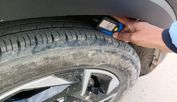 2025 KIA SONET HTK (O) 1.5 Diesel MT, Diesel, Manual, 12,402 km, tyre