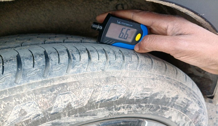 2025 KIA SONET HTK (O) 1.5 Diesel MT, Diesel, Manual, 12,402 km, tyre