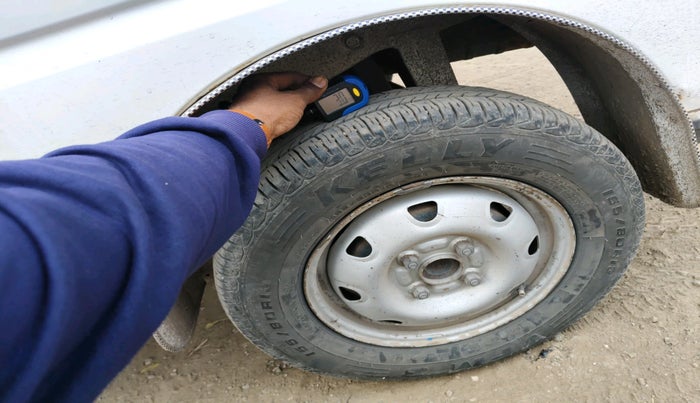 2017 Maruti Eeco 5 STR WITH A/C+HTR, Petrol, Manual, 1,64,062 km, tyre