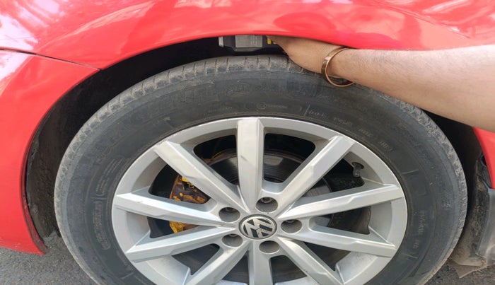 2018 Volkswagen Vento HIGHLINE PLUS 1.2 AT 16 ALLOY, Petrol, Automatic, 1,11,005 km, tyre