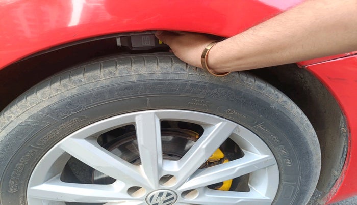 2018 Volkswagen Vento HIGHLINE PLUS 1.2 AT 16 ALLOY, Petrol, Automatic, 1,11,005 km, tyre