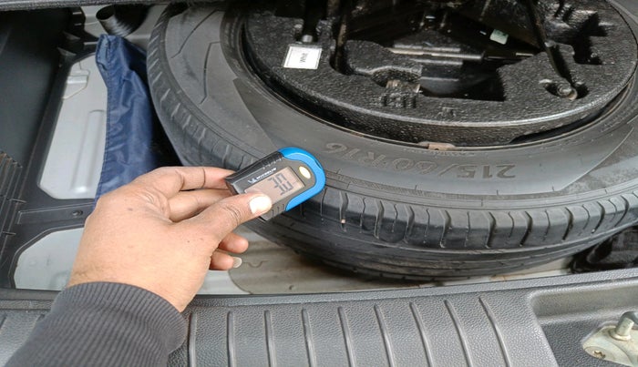 2017 Hyundai Creta SX PLUS 1.6 PETROL, Petrol, Manual, 1,78,371 km, tyre