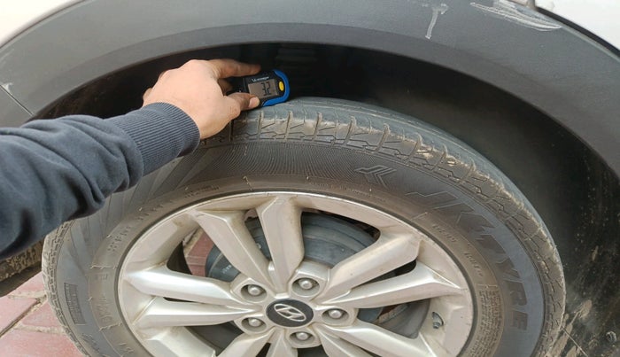 2017 Hyundai Creta SX PLUS 1.6 PETROL, Petrol, Manual, 1,78,371 km, tyre