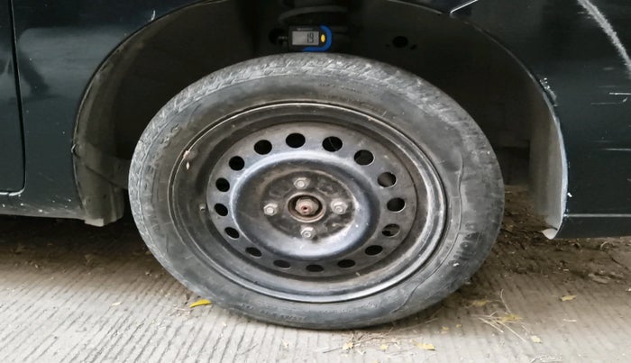 2011 Maruti Wagon R 1.0 VXI, Petrol, Manual, 41,806 km, tyre