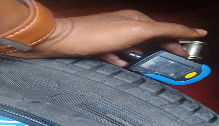 2012 Hyundai Eon MAGNA +, Petrol, Manual, 51,983 km, tyre