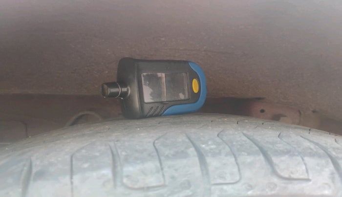 2012 Hyundai Eon MAGNA +, Petrol, Manual, 51,983 km, tyre