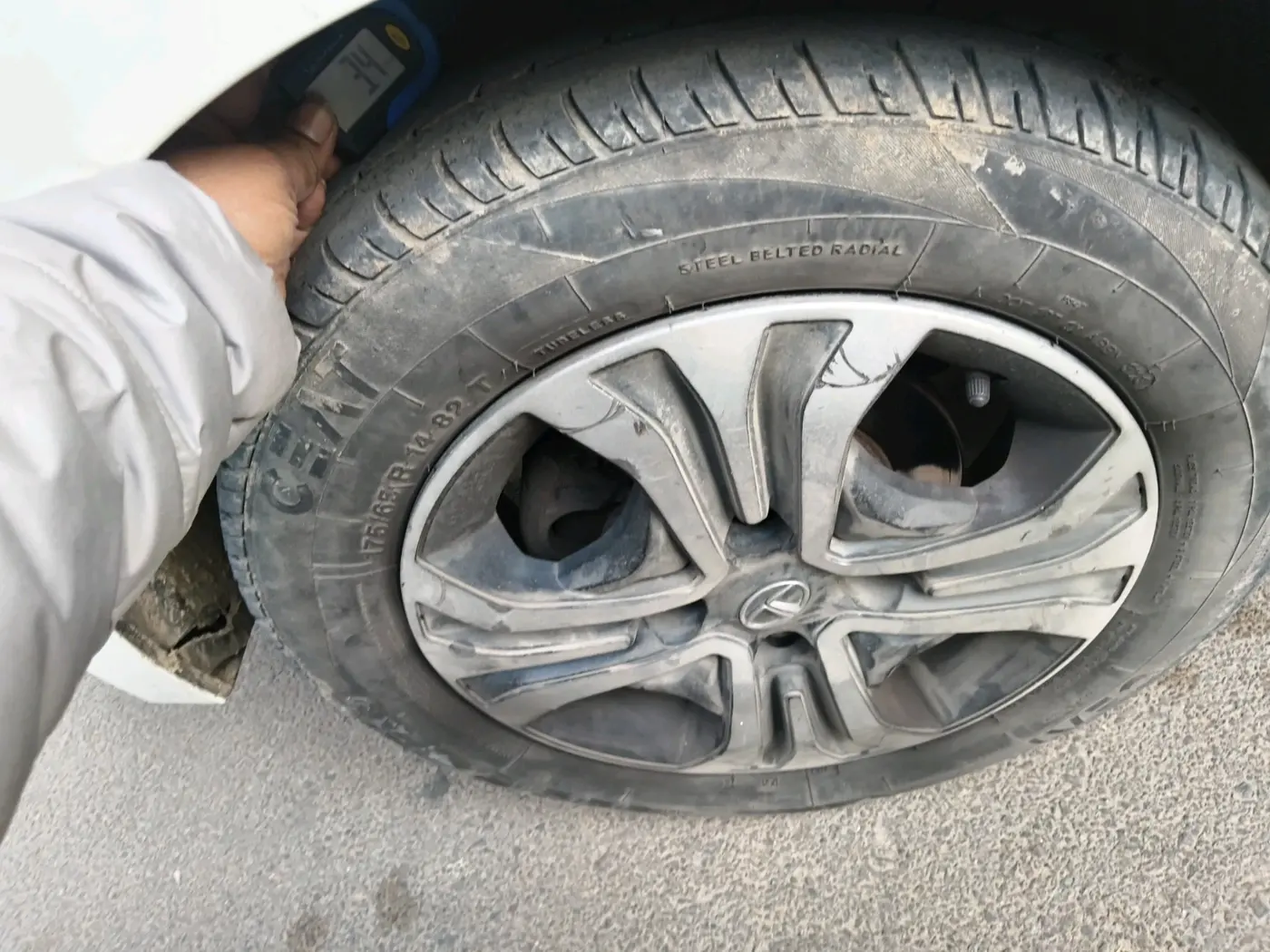 2022 Tata TIGOR XZ PLUS CNG, CNG, Manual, 1,10,193 km, tyre