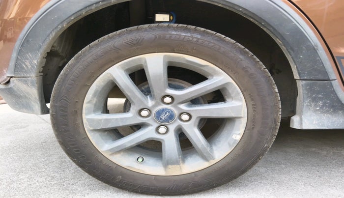 2019 Ford FREESTYLE TITANIUM 1.2 PETROL, Petrol, Manual, 48,701 km, tyre