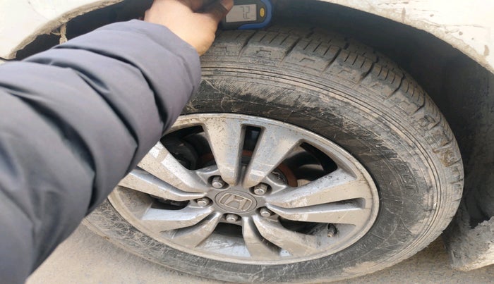 2011 Honda Accord 2.4L I-VTEC MT, Petrol, Manual, 1,22,055 km, tyre