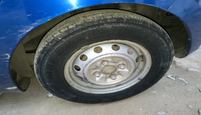 2013 Hyundai Eon D-LITE+, Petrol, Manual, 77,000 km, tyre